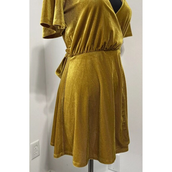 Lovers + Friends Wrap Dress Women's XS Gold Belted Corduroy Ribbed Revolve NEW - Picture 6 of 14